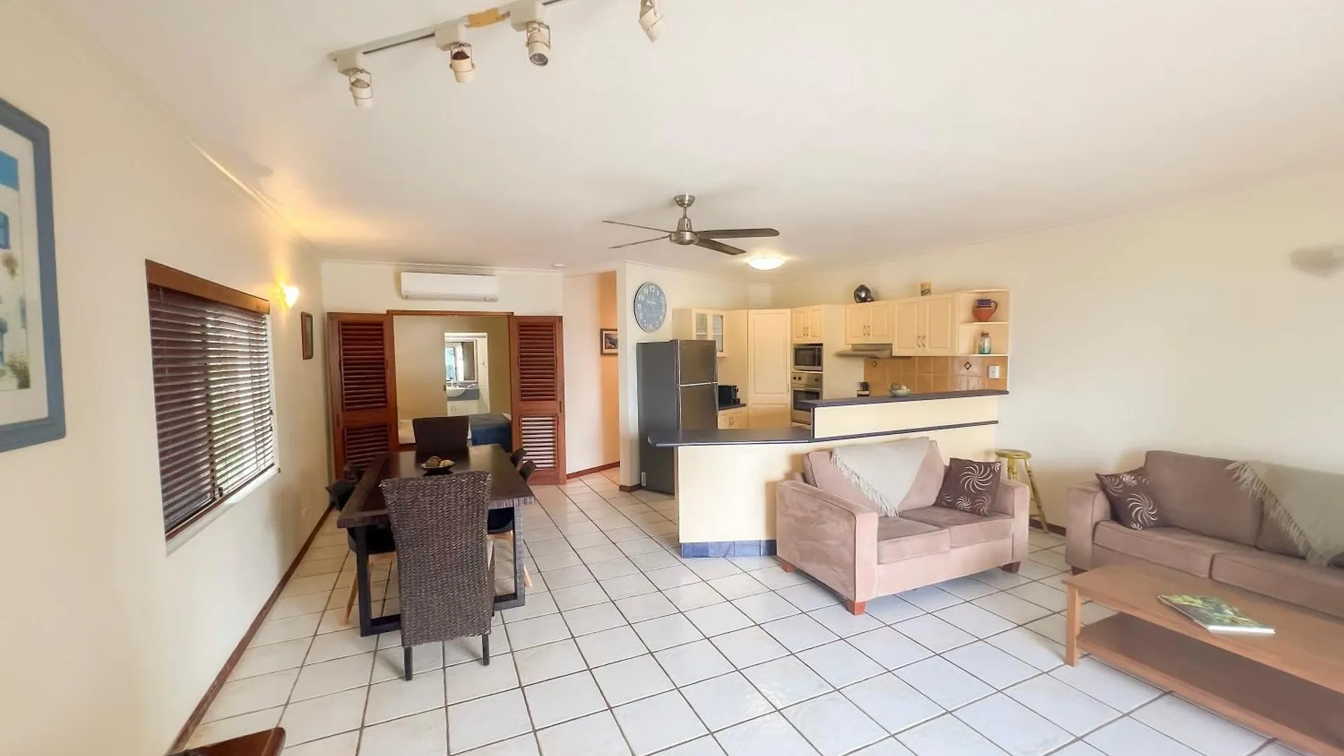 La Riviera One Coastal Life Style Two Bedroom South Mission Beach 0*,